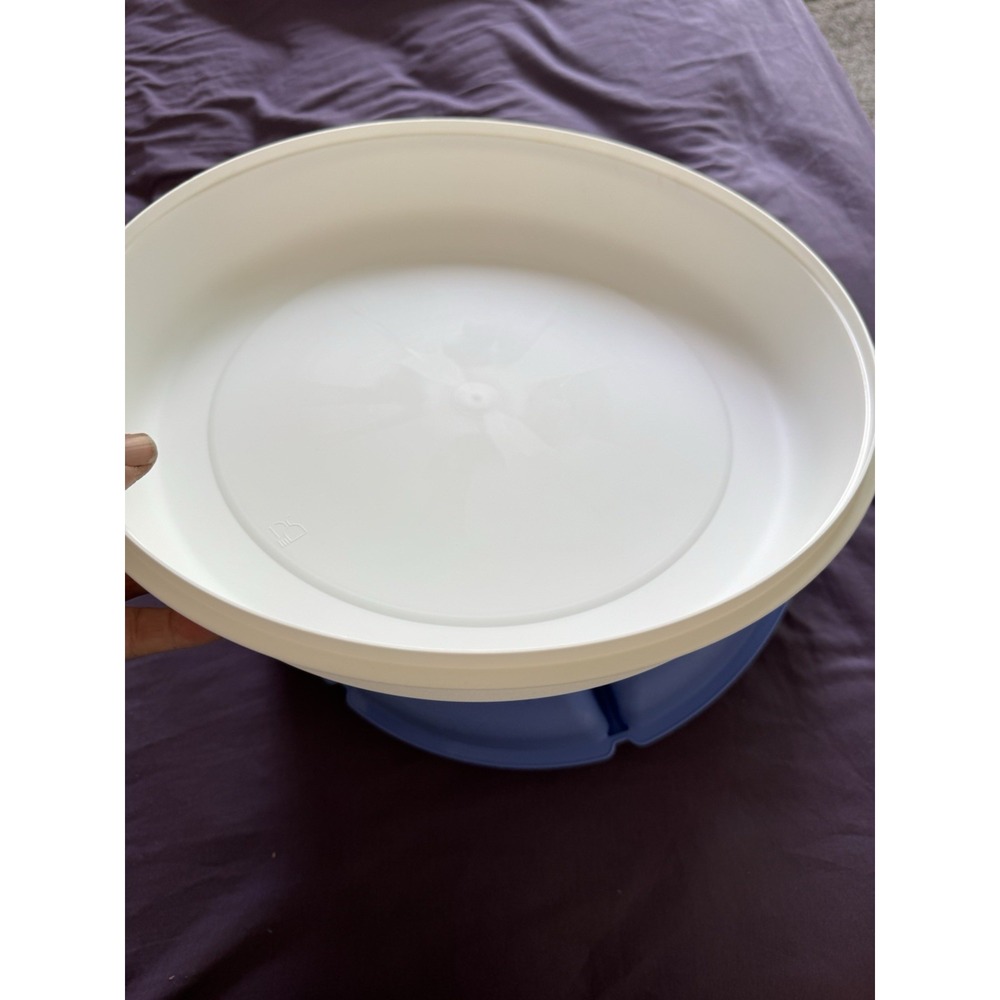 Tupperware Divided Container - Picture 5 of 10